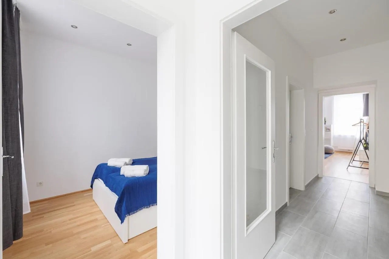 Charming Apartment Near Center Vienna