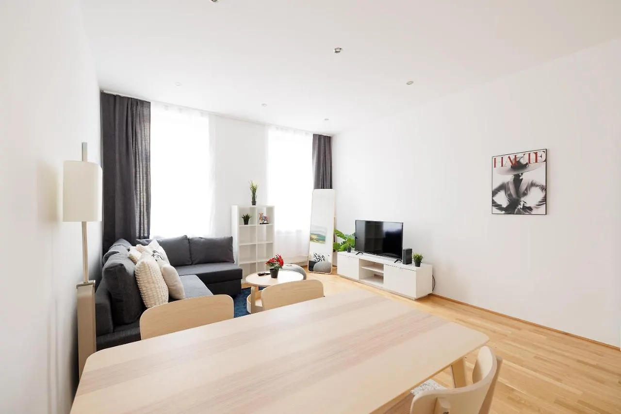 Charming Apartment Near Center Vienna